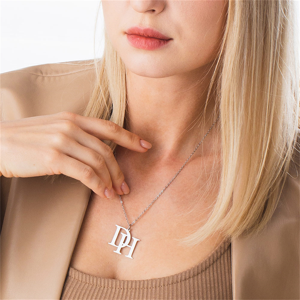 Couples Custom Initial Letter  - Birth Flower Necklace avis et prix